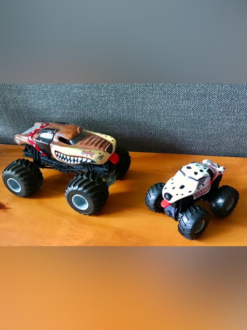 Monster Jam Big Monster Mutt Truck & Small Dalmatian Monster Truck Toy Vehicles